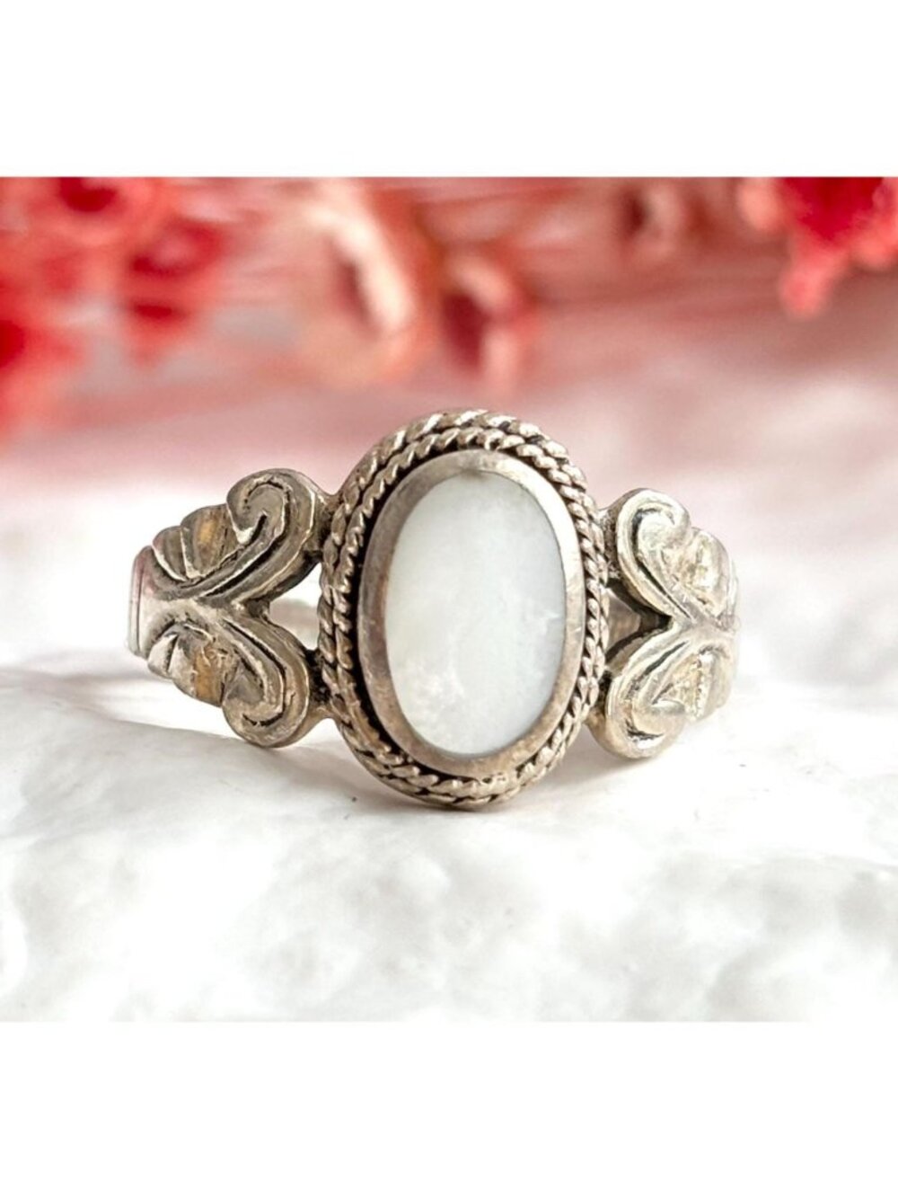 Mother of Pearl Stone Rope Frame Scroll Sterling Silver 925 Vintage Ring - sz 7
